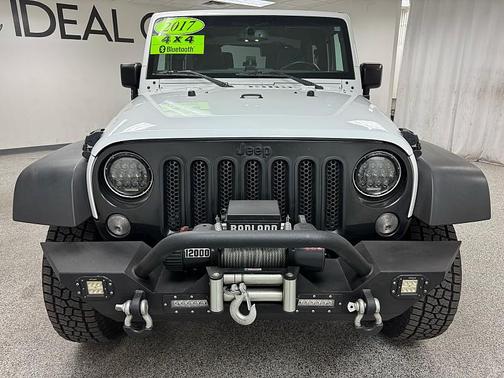 Bright White Clearcoat 2017 Jeep Wrangler Willy Wheeler 4x4