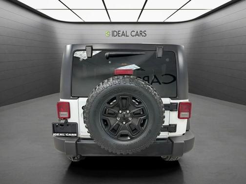 Bright White Clearcoat 2017 Jeep Wrangler Willy Wheeler 4x4