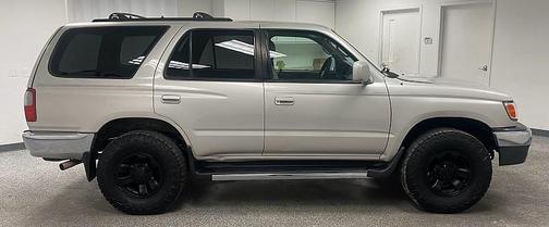 1999 Toyota 4Runner SR5