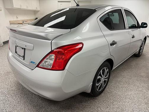 Brilliant Silver 2014 Nissan Versa 1.6 S+