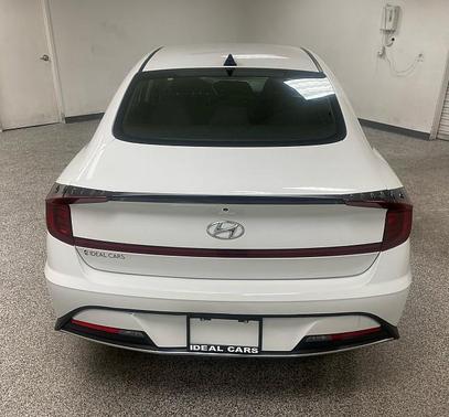 2022 Hyundai SONATA Hybrid Base