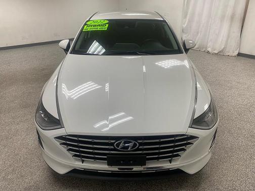 2022 Hyundai SONATA Hybrid Base