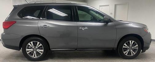 2018 Nissan Pathfinder SV