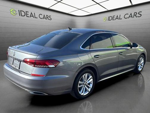 Platinum Gray Metallic 2020 Volkswagen Passat 2.0T SE