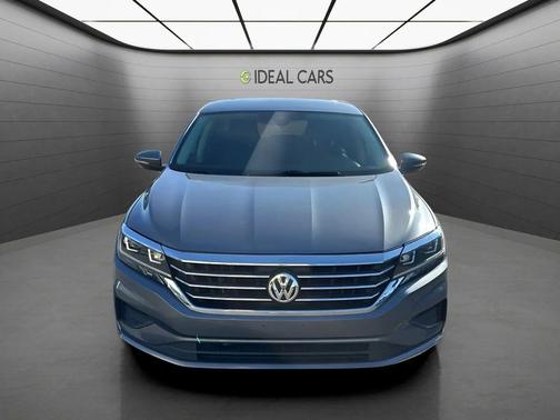 Platinum Gray Metallic 2020 Volkswagen Passat 2.0T SE