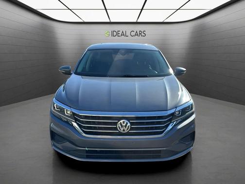 Platinum Gray Metallic 2020 Volkswagen Passat 2.0T SE