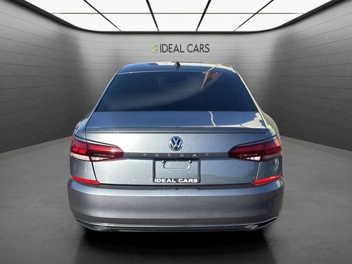 Platinum Gray Metallic 2020 Volkswagen Passat 2.0T SE