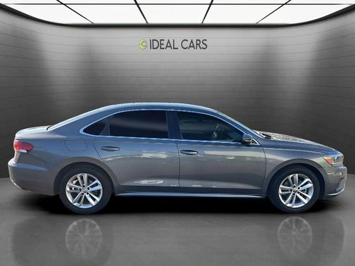 Platinum Gray Metallic 2020 Volkswagen Passat 2.0T SE