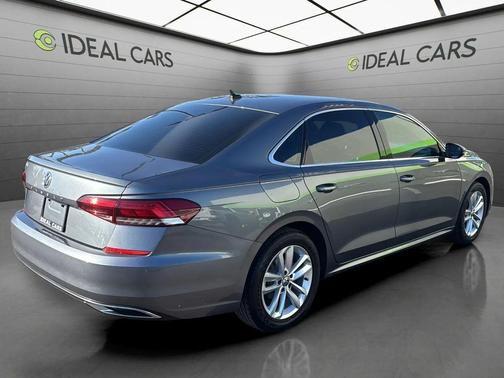 Platinum Gray Metallic 2020 Volkswagen Passat 2.0T SE