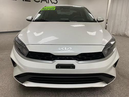 Snow White Pearl 2024 Kia Forte LXS