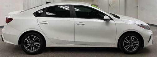 Snow White Pearl 2024 Kia Forte LXS