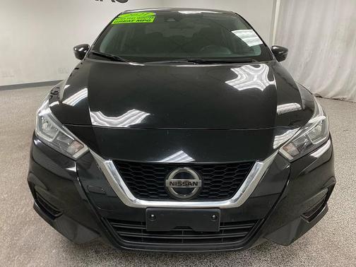 Super Black 2021 Nissan Versa 1.6 SV