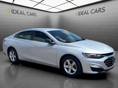 Silver Ice Metallic 2019 Chevrolet Malibu 1LS