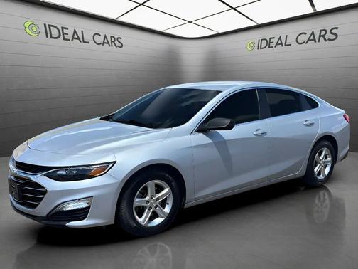 Silver Ice Metallic 2019 Chevrolet Malibu 1LS
