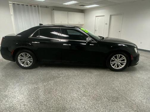 2017 Chrysler 300C Base