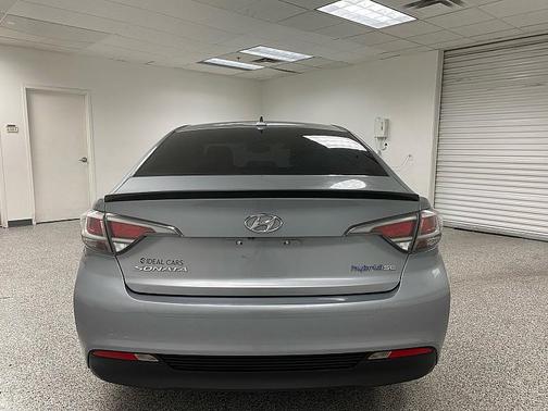 2016 Hyundai SONATA Hybrid SE