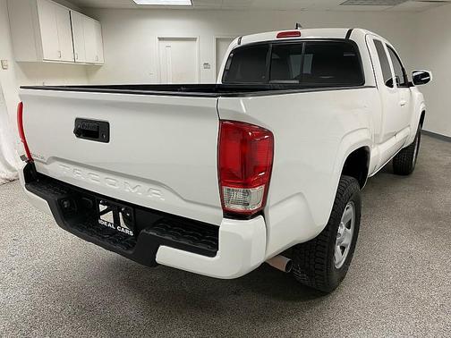 2016 Toyota Tacoma SR