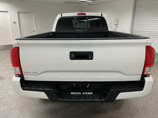 2016 Toyota Tacoma SR