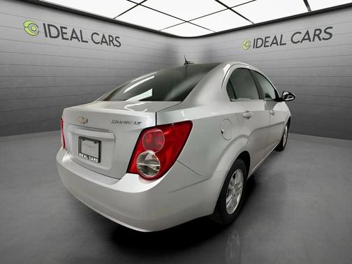 Silver Ice Metallic 2016 Chevrolet Sonic LT