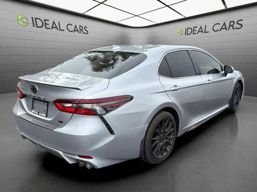 Celestial Silver Metallic 2022 Toyota Camry SE