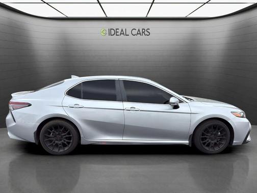 Celestial Silver Metallic 2022 Toyota Camry SE