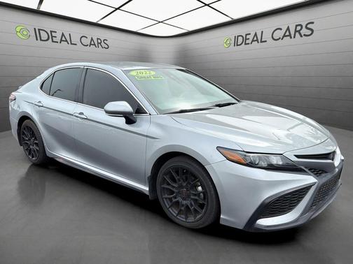 Celestial Silver Metallic 2022 Toyota Camry SE