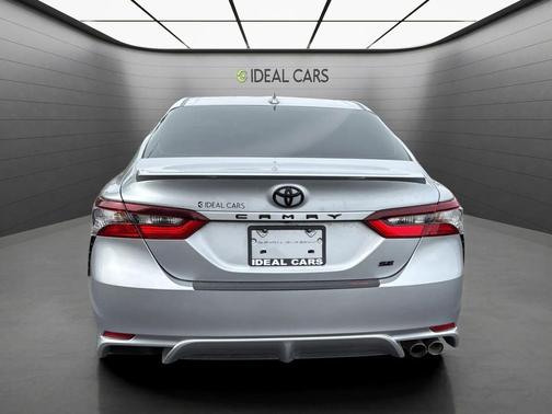 Celestial Silver Metallic 2022 Toyota Camry SE