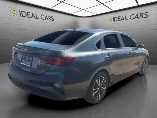 Gravity Gray 2022 Kia Forte LXS