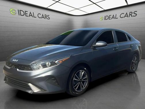 Gravity Gray 2022 Kia Forte LXS