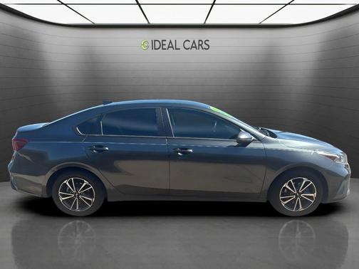 Gravity Gray 2022 Kia Forte LXS