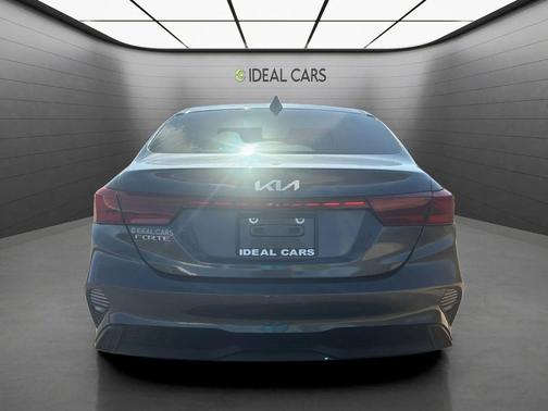 Gravity Gray 2022 Kia Forte LXS