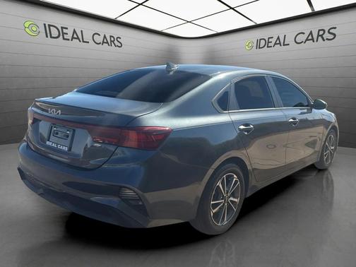 Gravity Gray 2022 Kia Forte LXS