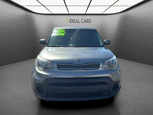 Titanium Gray 2018 Kia Soul Base