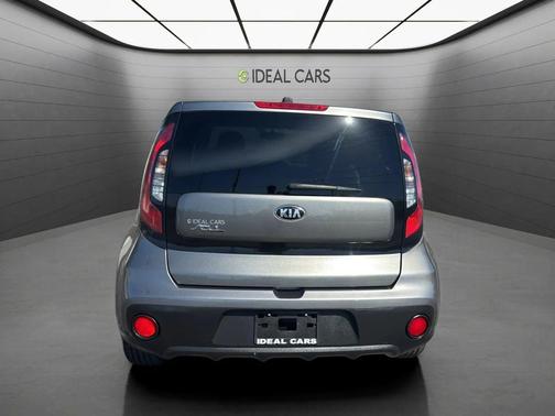 Titanium Gray 2018 Kia Soul Base