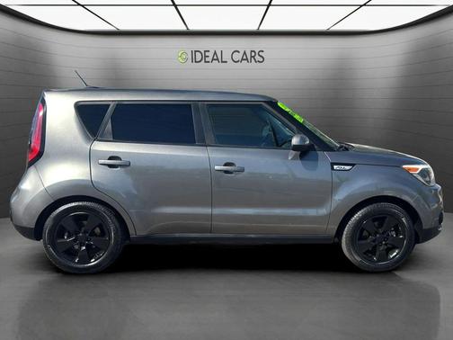 Titanium Gray 2018 Kia Soul Base