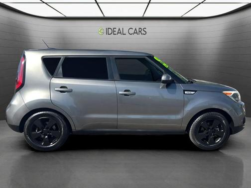 Titanium Gray 2018 Kia Soul Base