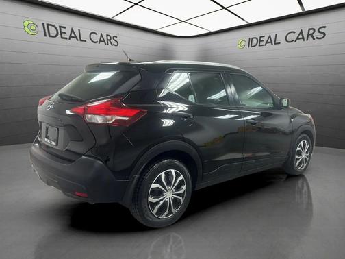 Super Black 2019 Nissan Kicks S