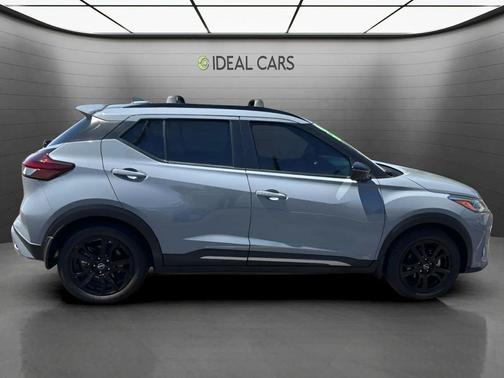 Boulder Gray Pearl 2022 Nissan Kicks SR