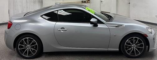 SILVER 2017 Toyota 86 Base