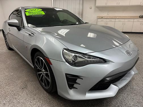 SILVER 2017 Toyota 86 Base