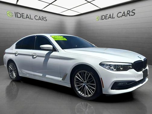 Alpine White 2018 BMW 540 540i
