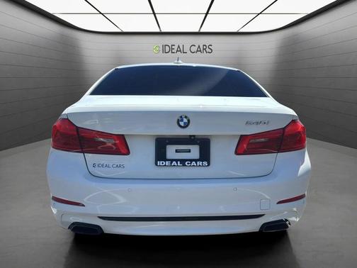 Alpine White 2018 BMW 540 540i