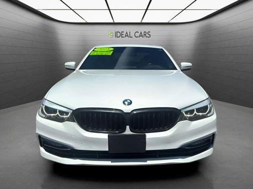 Alpine White 2018 BMW 540 540i