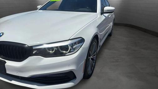 Alpine White 2018 BMW 540 540i