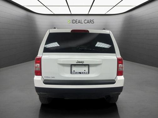 Bright White Clearcoat 2016 Jeep Patriot Sport