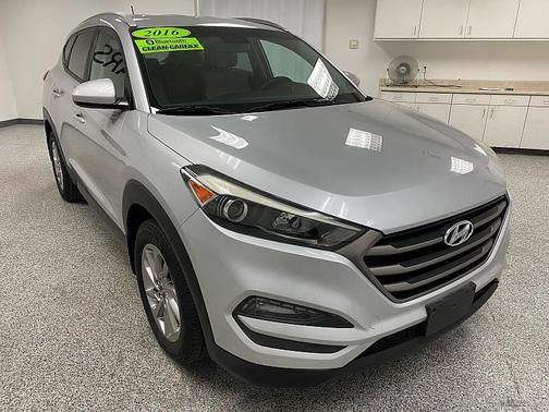 2016 Hyundai TUCSON SE