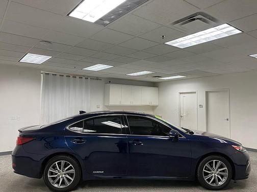 2016 Lexus ES 300h Base