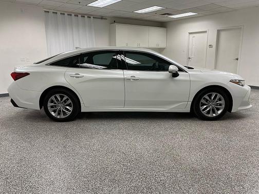 2021 Toyota Avalon XLE