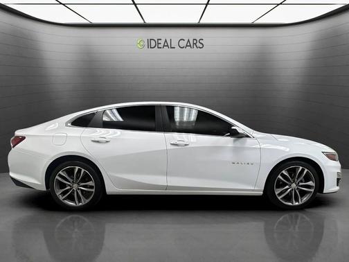 Summit White 2022 Chevrolet Malibu FWD LT