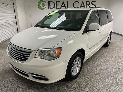 2012 Chrysler Town & Country Touring